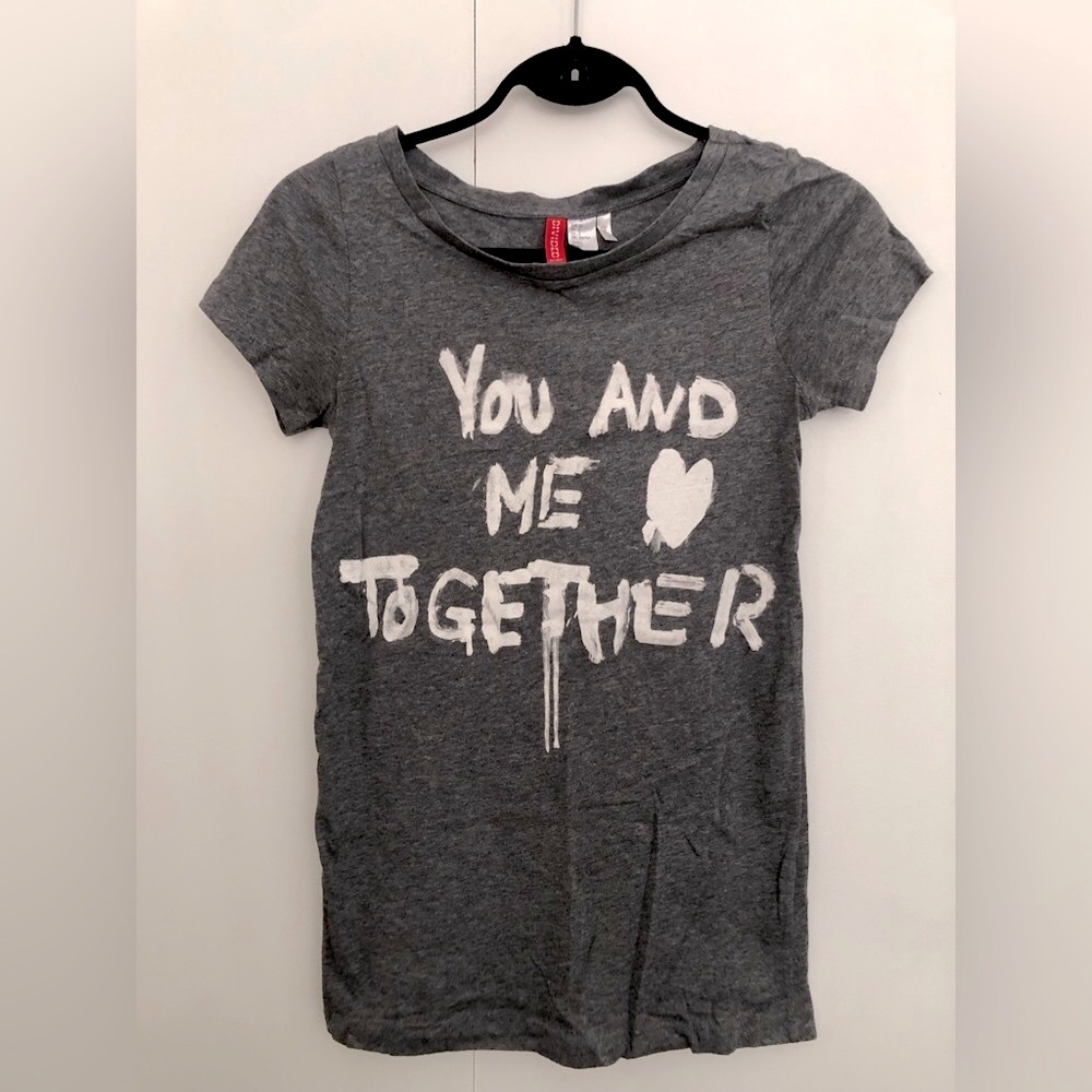 H&M DIVIDED gray T-shirt